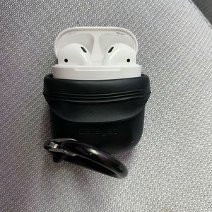 Apple 1st Gen Airpods w/o case